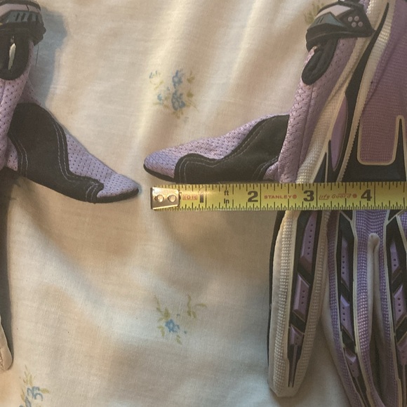 Typhoon riding gloves - Picture 11 of 17